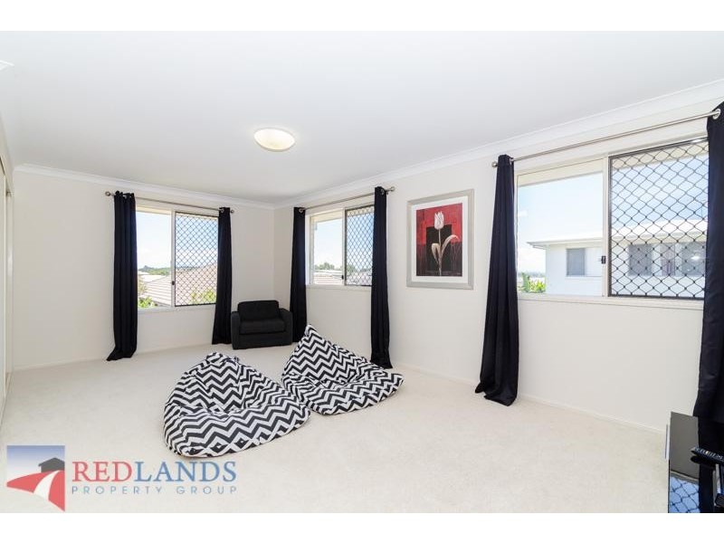 16 Magnetic  Place, Redland Bay QLD 4165