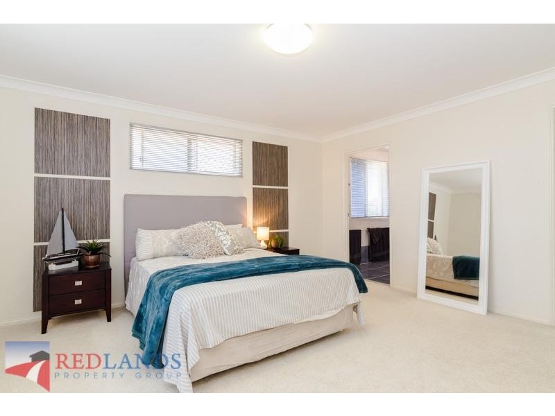16 Magnetic  Place, Redland Bay QLD 4165