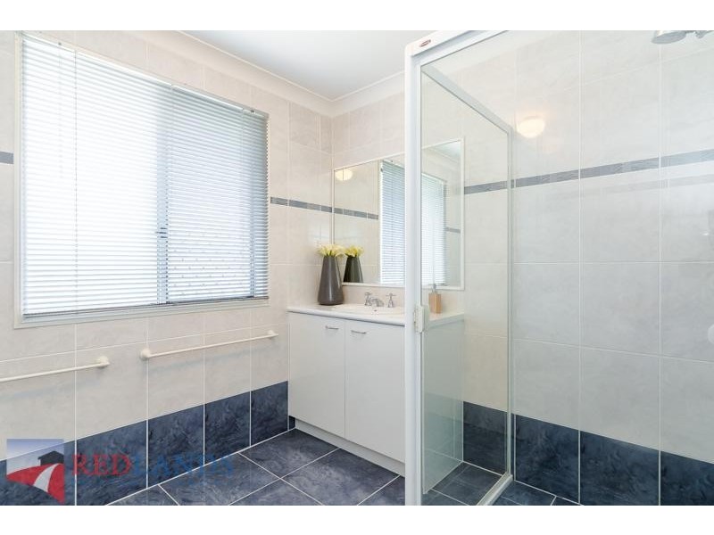 16 Magnetic  Place, Redland Bay QLD 4165