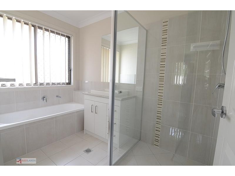 39 WILLIS Close, Redland Bay QLD 4165