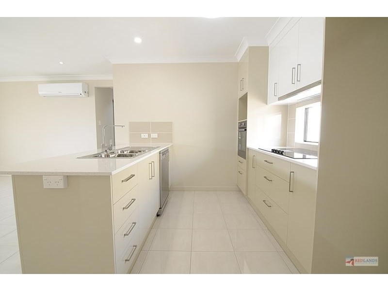 39 WILLIS Close, Redland Bay QLD 4165