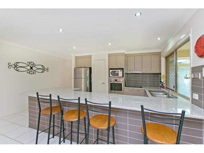 9 MORETON Road, Thornlands QLD 4164