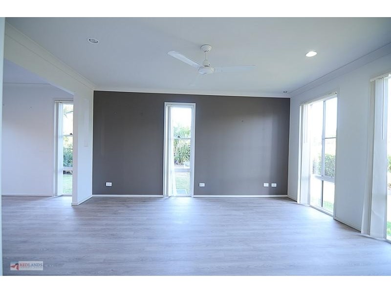 1 AQUA Crescent, Redland Bay QLD 4165