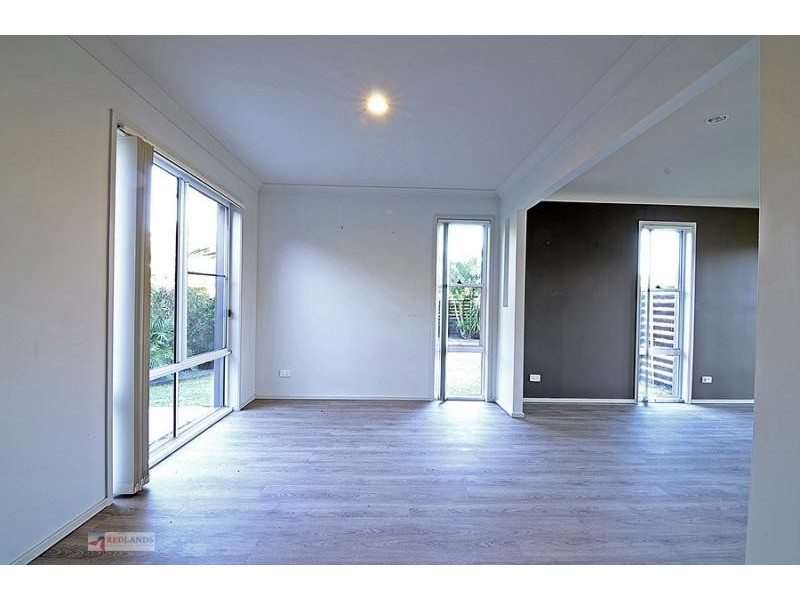 1 AQUA Crescent, Redland Bay QLD 4165