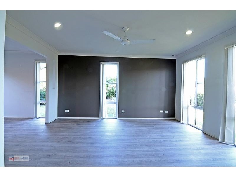 1 AQUA Crescent, Redland Bay QLD 4165