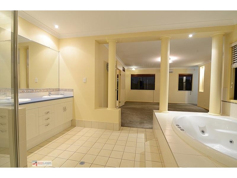 54 Spinnaker Circuit, Redland Bay QLD 4165