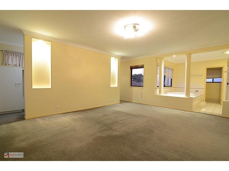 54 Spinnaker Circuit, Redland Bay QLD 4165