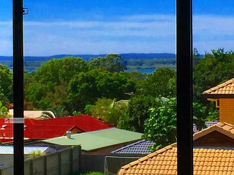 54 Spinnaker Circuit, Redland Bay QLD 4165