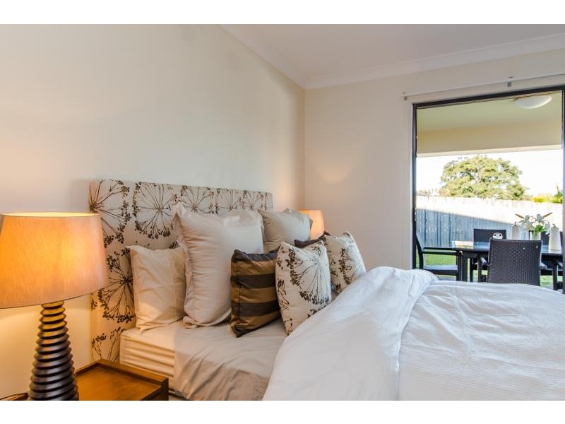 68 Ebony Crescent, Redland Bay QLD 4165