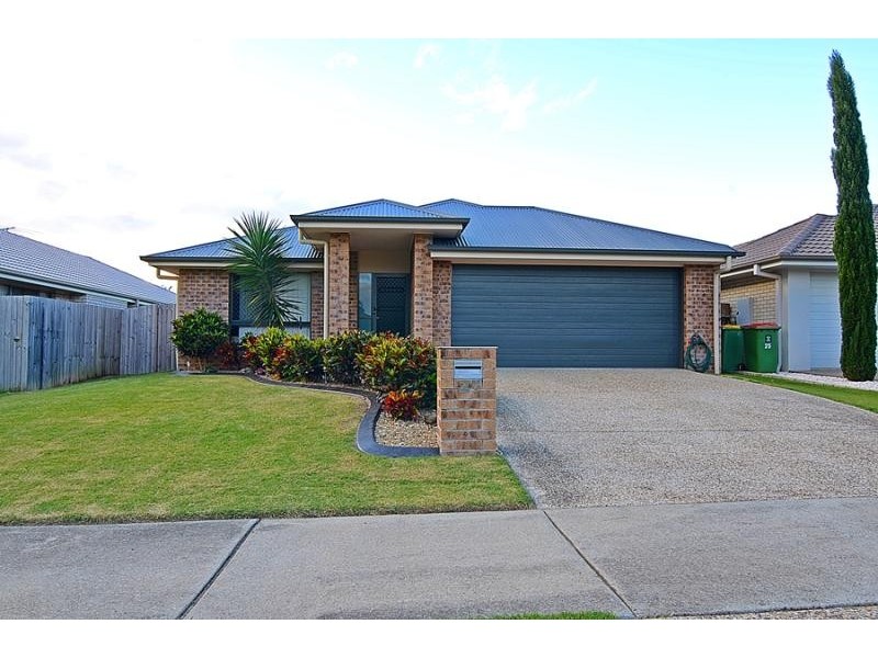 27 Stradbroke  Street, Redland Bay QLD 4165
