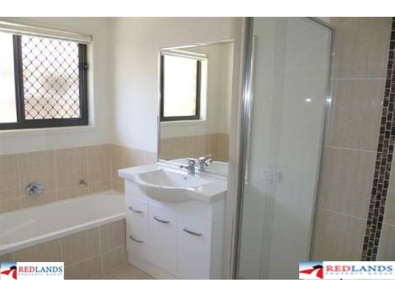 27 Stradbroke  Street, Redland Bay QLD 4165
