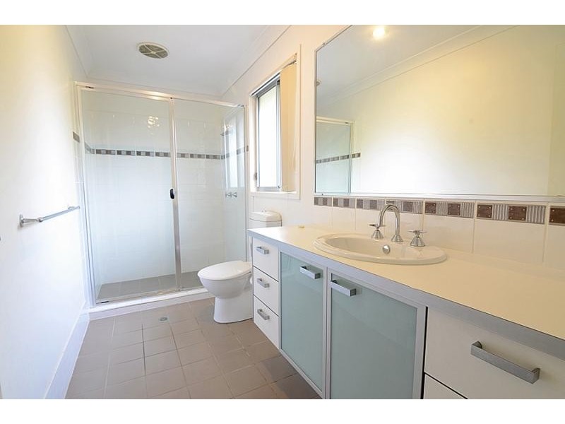 15 SHAW Place, Redland Bay QLD 4165