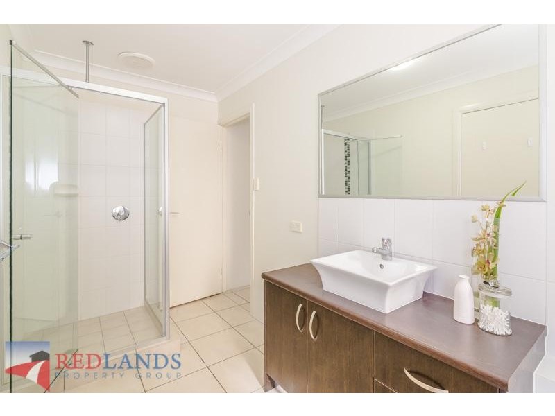 68 Ebony  Crescent, Redland Bay QLD 4165