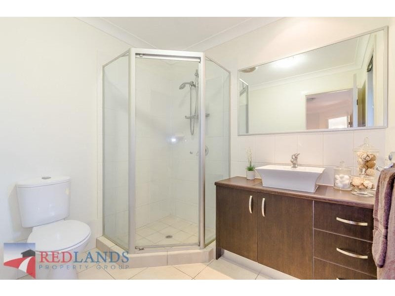 68 Ebony  Crescent, Redland Bay QLD 4165