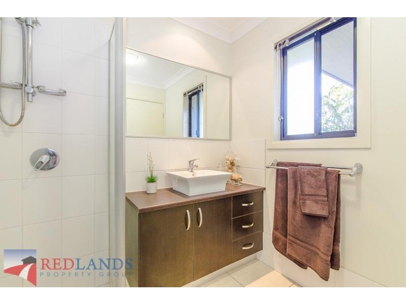 68 Ebony  Crescent, Redland Bay QLD 4165