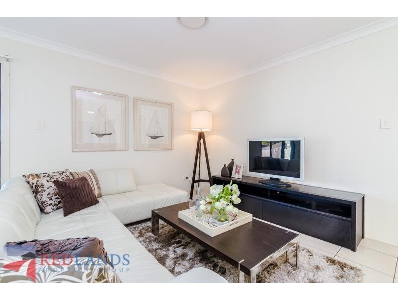 68 Ebony  Crescent, Redland Bay QLD 4165