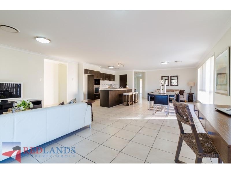 68 Ebony  Crescent, Redland Bay QLD 4165
