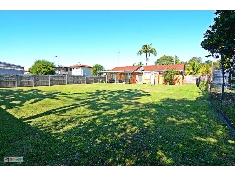 25 Meredith  Place, Redland Bay QLD 4165