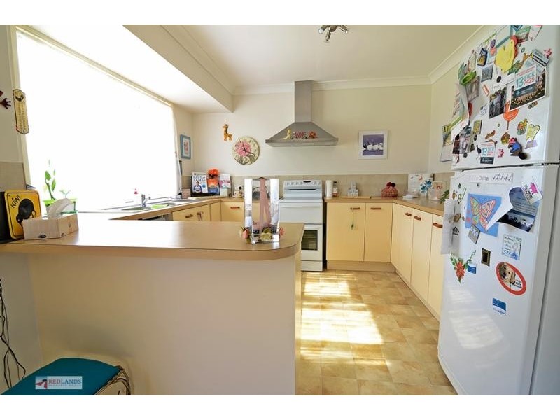 25 Meredith  Place, Redland Bay QLD 4165