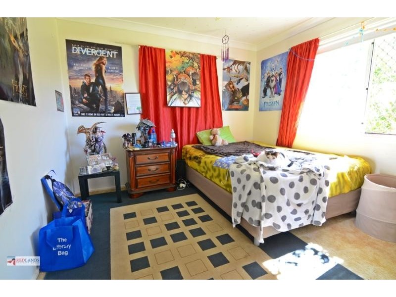 25 Meredith  Place, Redland Bay QLD 4165
