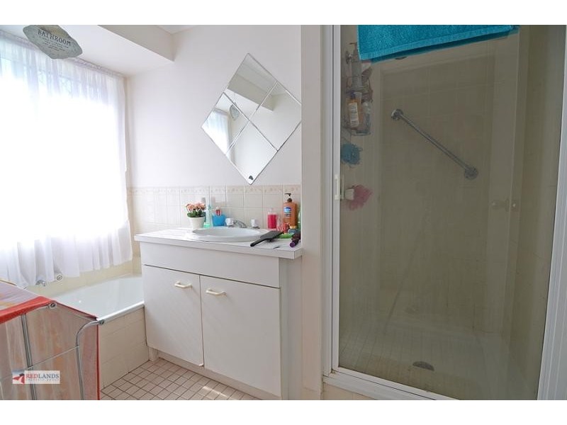 25 Meredith  Place, Redland Bay QLD 4165