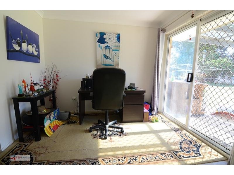 25 Meredith  Place, Redland Bay QLD 4165