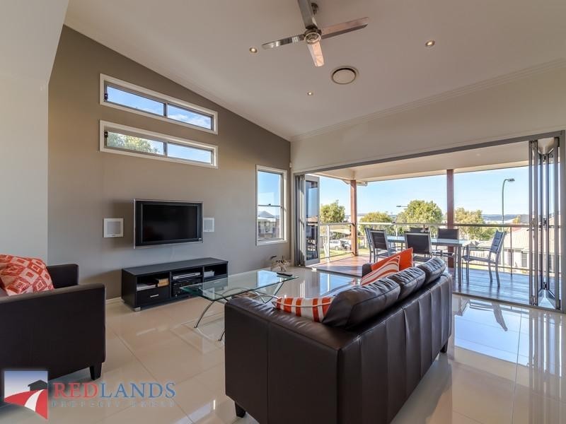 1 Hayman  Street, Redland Bay QLD 4165