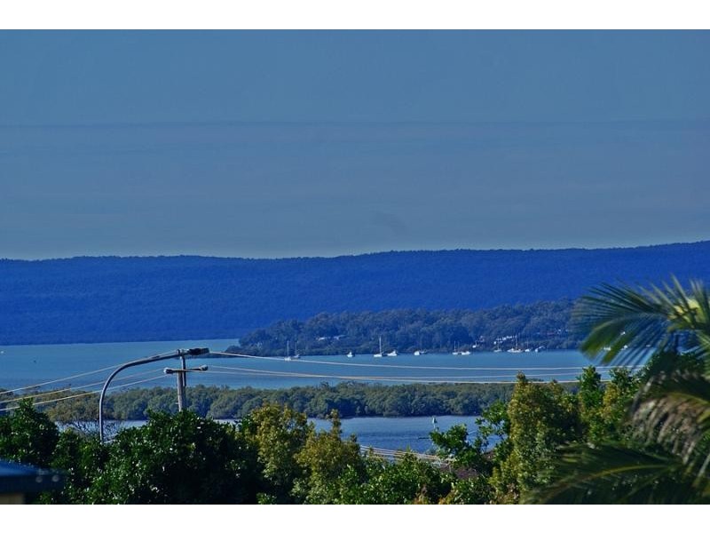 1 Hayman  Street, Redland Bay QLD 4165