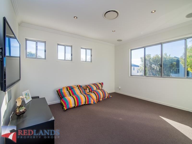 1 Hayman  Street, Redland Bay QLD 4165