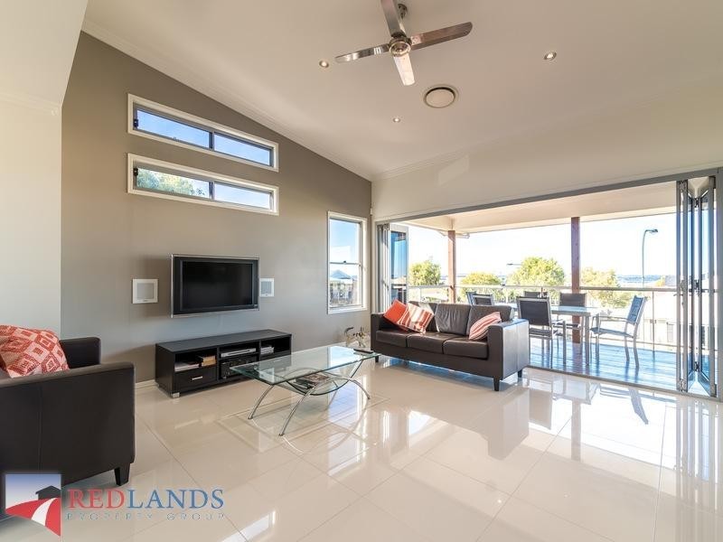 1 Hayman  Street, Redland Bay QLD 4165