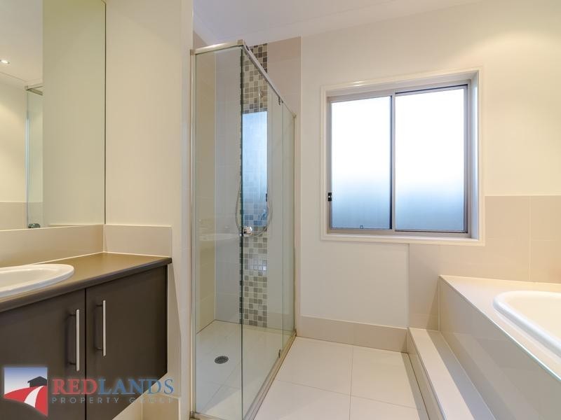 1 Hayman  Street, Redland Bay QLD 4165