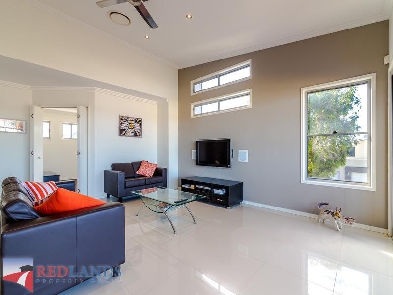 1 Hayman  Street, Redland Bay QLD 4165