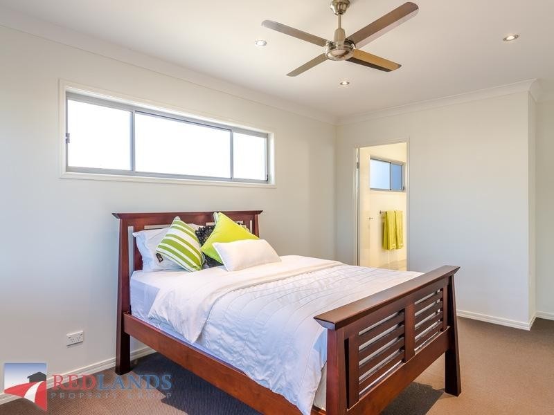 1 Hayman  Street, Redland Bay QLD 4165