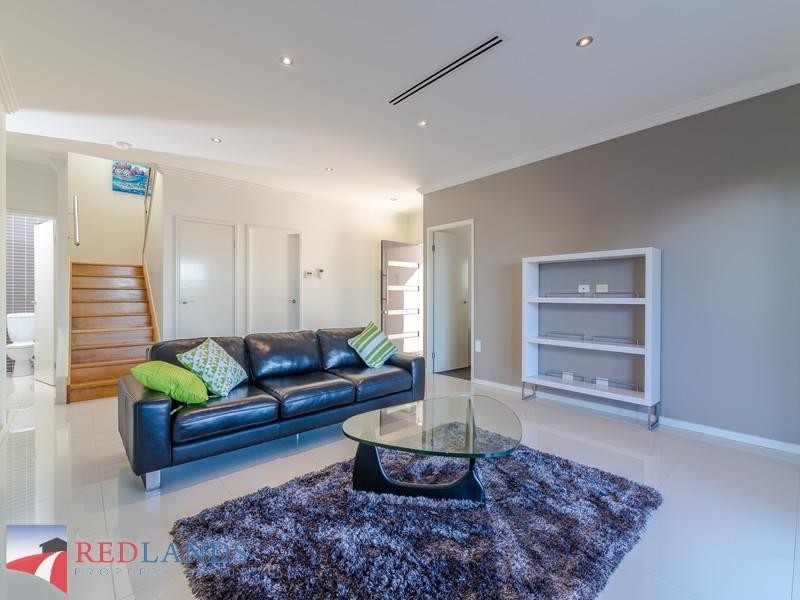 1 Hayman  Street, Redland Bay QLD 4165