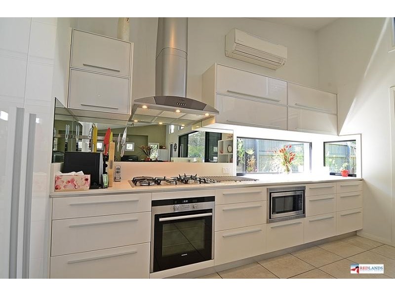 80 SUNNINGDALE Drive, Redland Bay QLD 4165