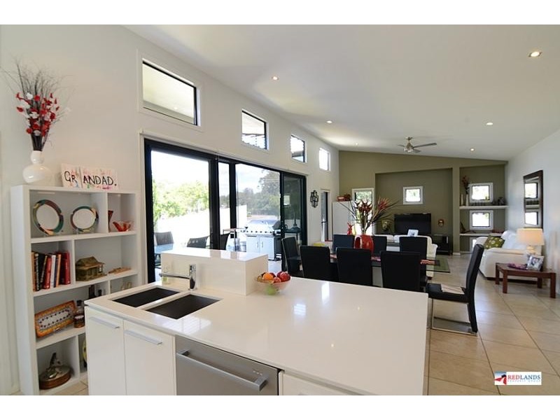80 SUNNINGDALE Drive, Redland Bay QLD 4165