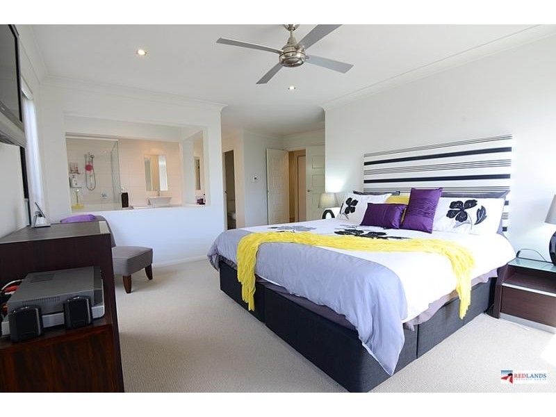 80 SUNNINGDALE Drive, Redland Bay QLD 4165