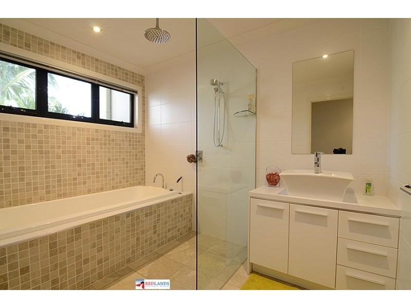 80 SUNNINGDALE Drive, Redland Bay QLD 4165