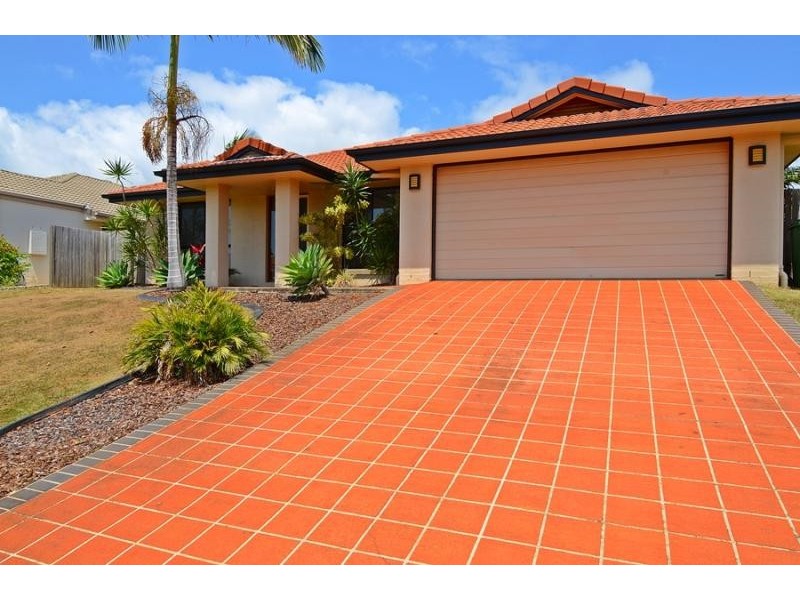11 Pitman Place, Redland Bay QLD 4165
