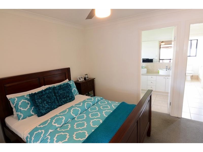11 Pitman Place, Redland Bay QLD 4165