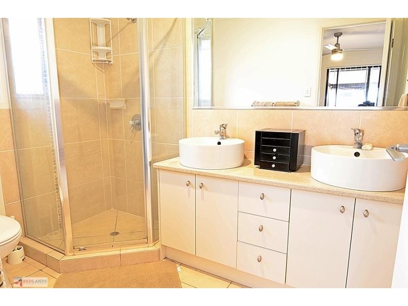 11 Pitman Place, Redland Bay QLD 4165