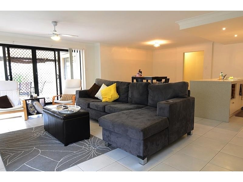 11 Pitman Place, Redland Bay QLD 4165
