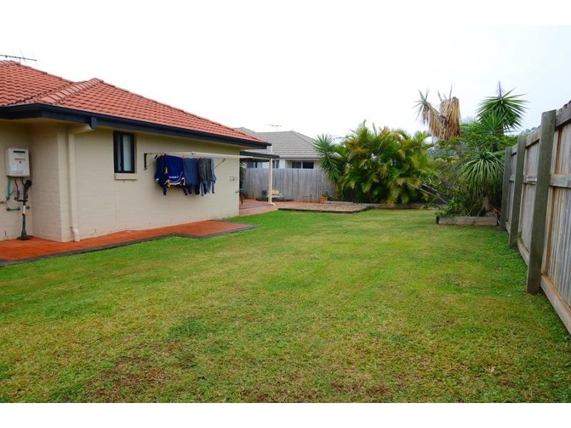 11 Pitman Place, Redland Bay QLD 4165