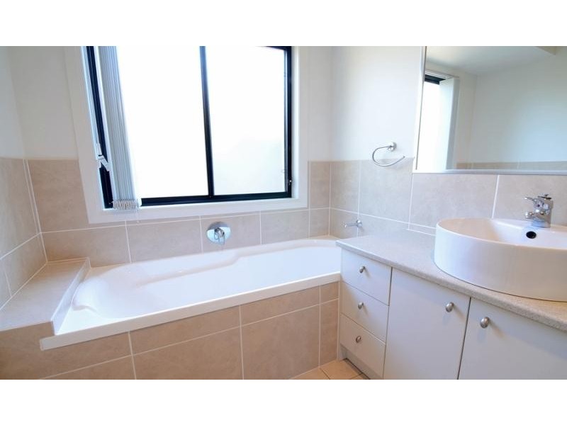 11 Pitman Place, Redland Bay QLD 4165