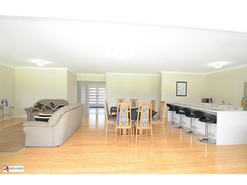 65A WHITEHALL Avenue, Birkdale QLD 4159