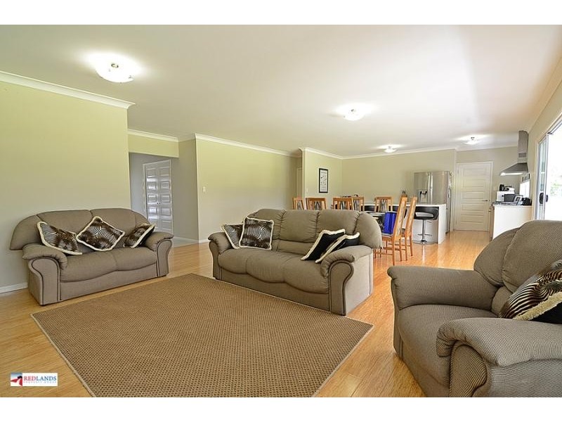 65A WHITEHALL Avenue, Birkdale QLD 4159
