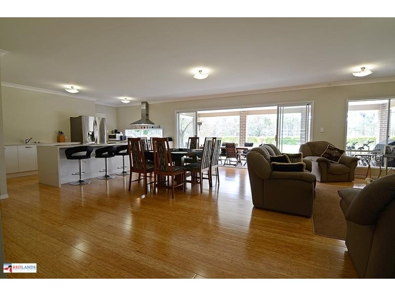 65A WHITEHALL Avenue, Birkdale QLD 4159