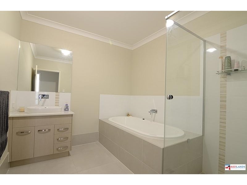 65A WHITEHALL Avenue, Birkdale QLD 4159