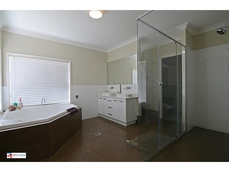 65A WHITEHALL Avenue, Birkdale QLD 4159