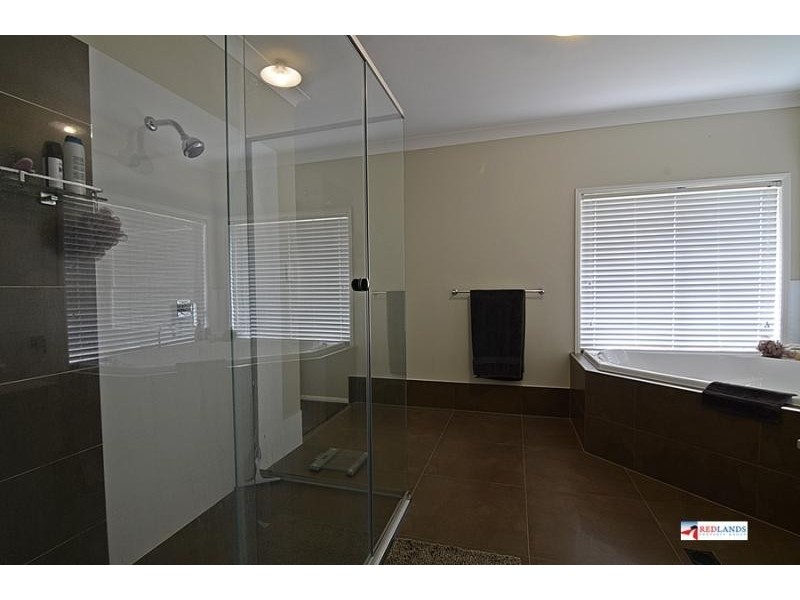 65A WHITEHALL Avenue, Birkdale QLD 4159